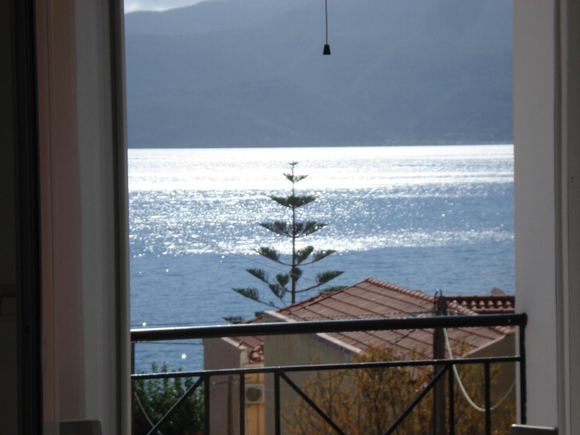 Mema'S Apartment Agia Efimia Exterior foto